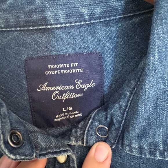 American Eagle Outfitters Blue Button Down Shirt. Women’s size large. - Picture 3 of 10